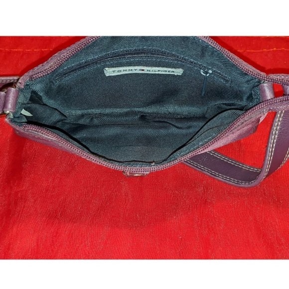 Tommy Hilfiger Purse💥PRICE DROP💥 - Picture 3 of 4